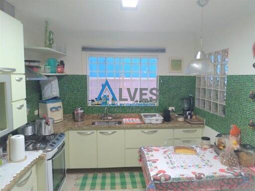 Sobrado à venda com 3 quartos, 180m² - Foto 11