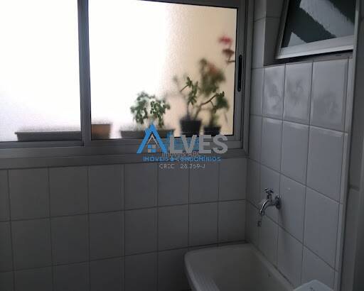 Apartamento à venda com 2 quartos, 63m² - Foto 3