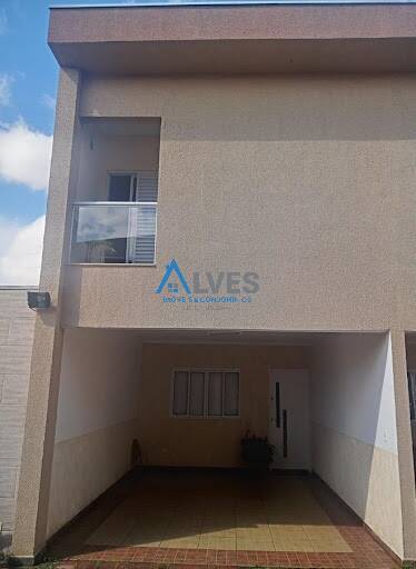 Sobrado à venda com 3 quartos, 118m² - Foto 1