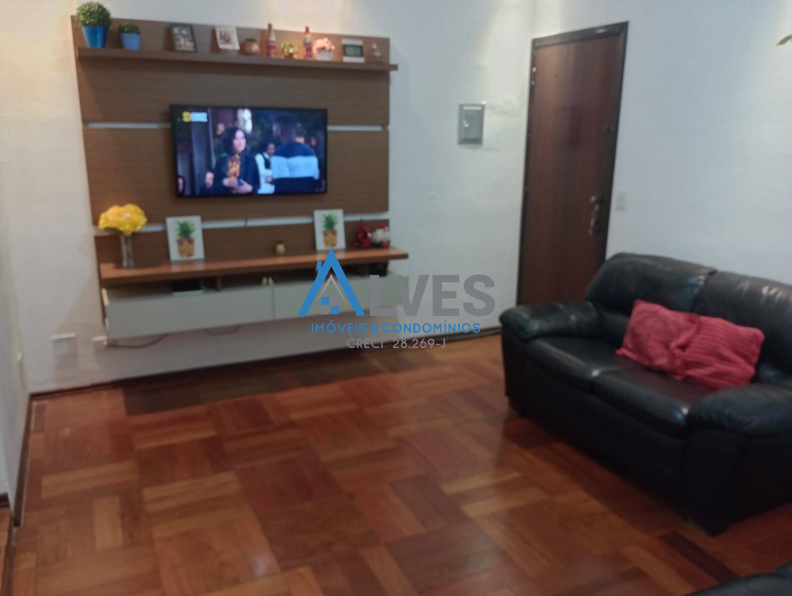 Apartamento à venda com 2 quartos, 60m² - Foto 1