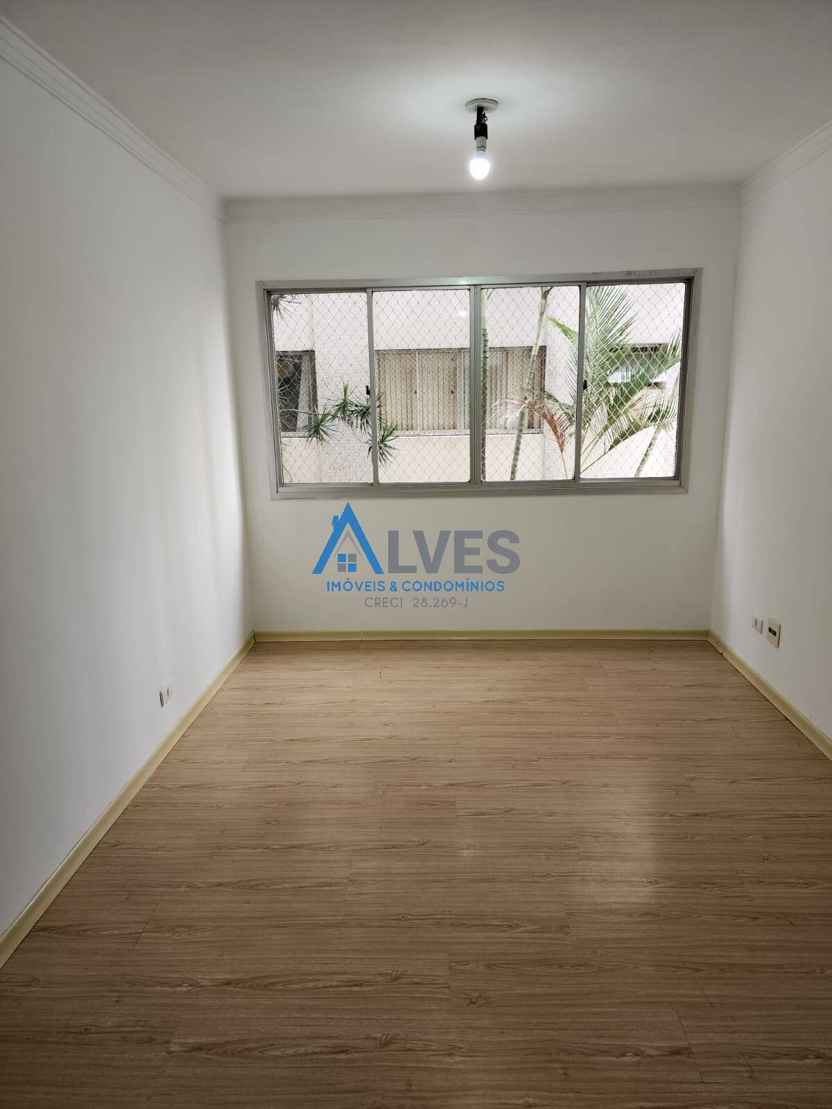 Apartamento à venda com 2 quartos, 70m² - Foto 3