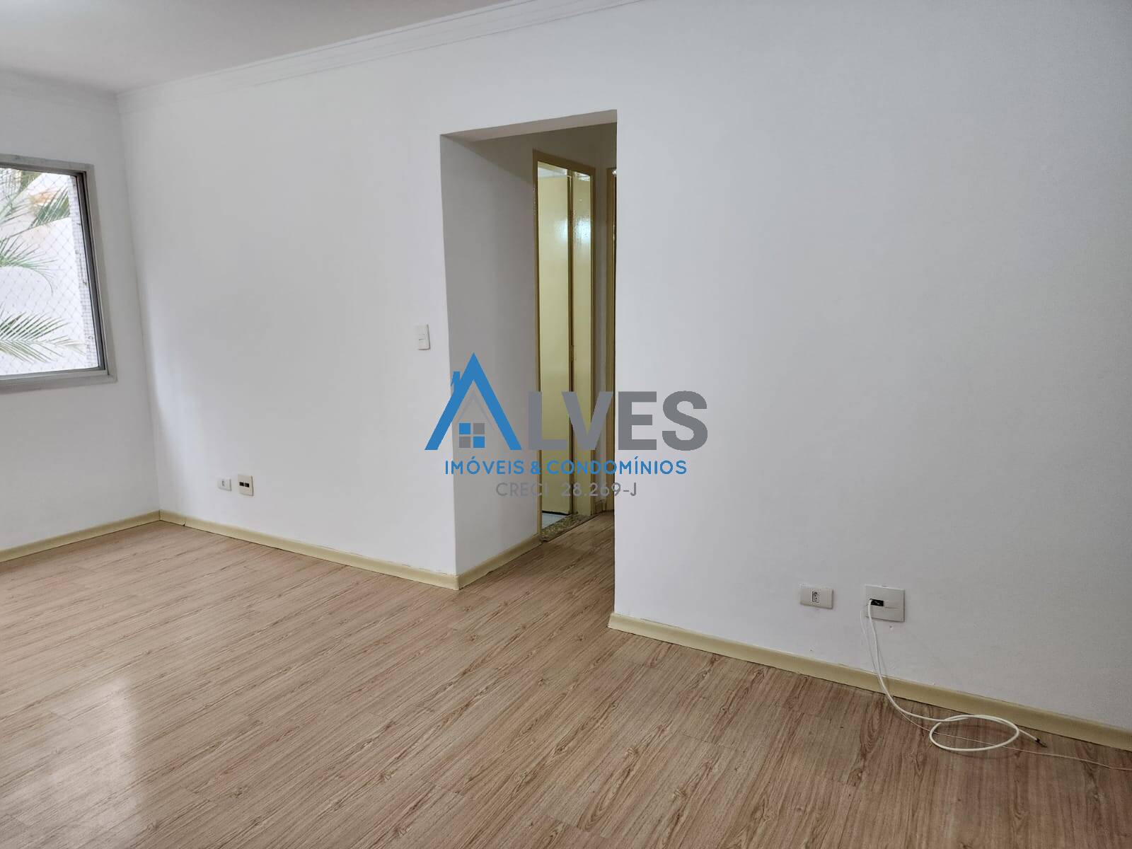 Apartamento à venda com 2 quartos, 70m² - Foto 2