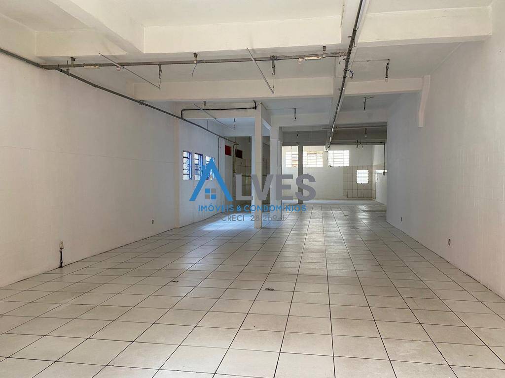 Depósito-Galpão-Armazém para alugar, 300m² - Foto 1