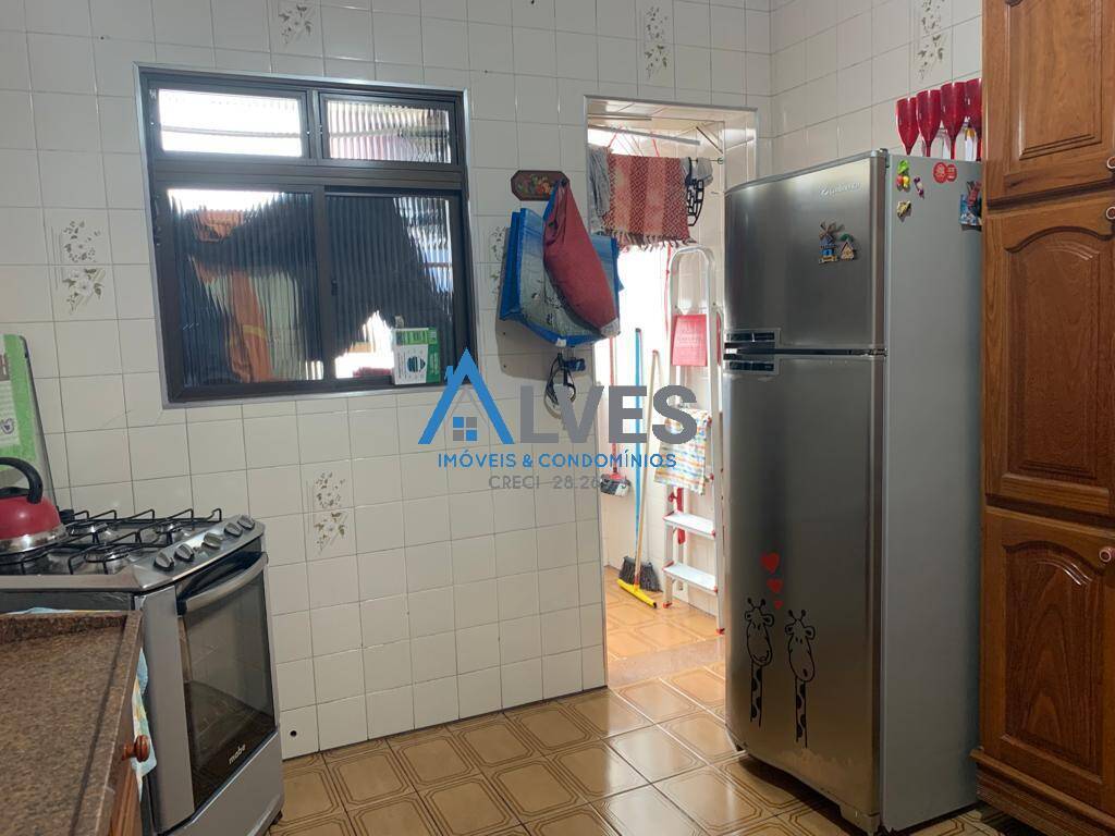 Apartamento à venda com 2 quartos, 70m² - Foto 18