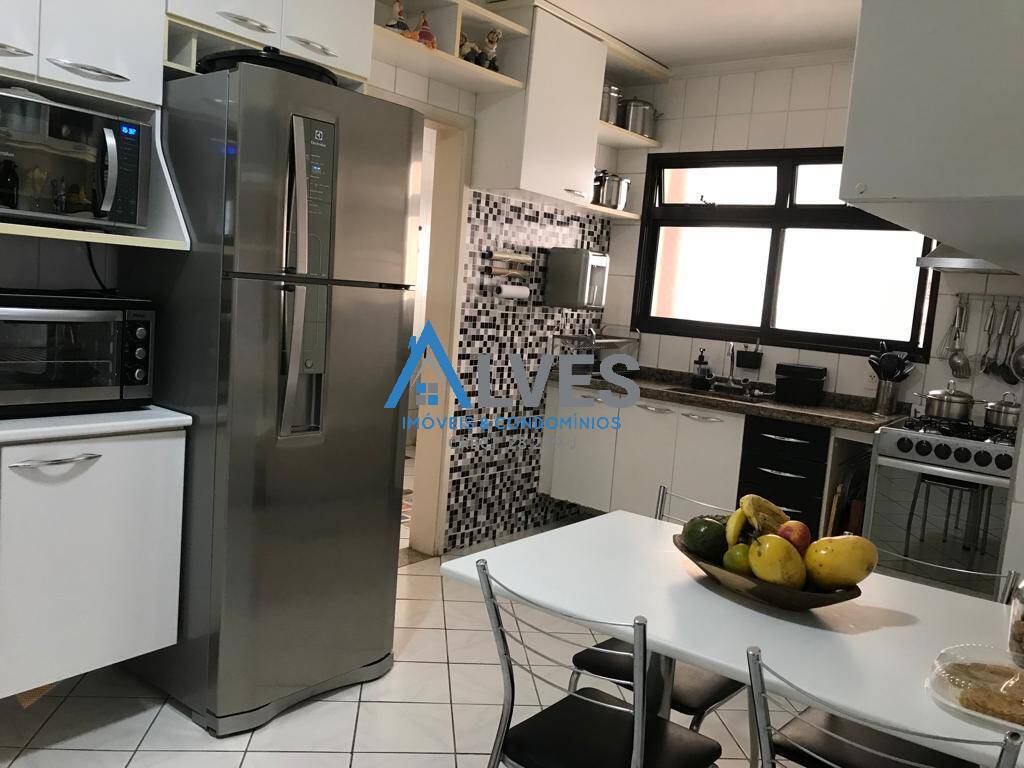 Apartamento à venda com 3 quartos, 130m² - Foto 19