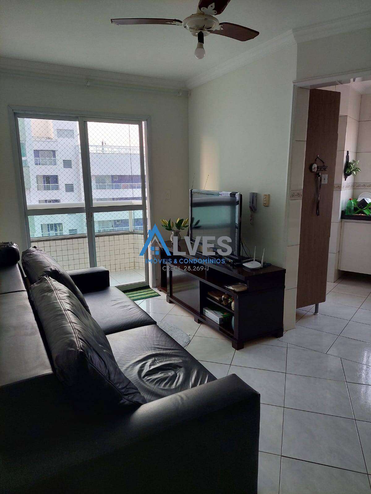 Apartamento à venda com 2 quartos, 63m² - Foto 3