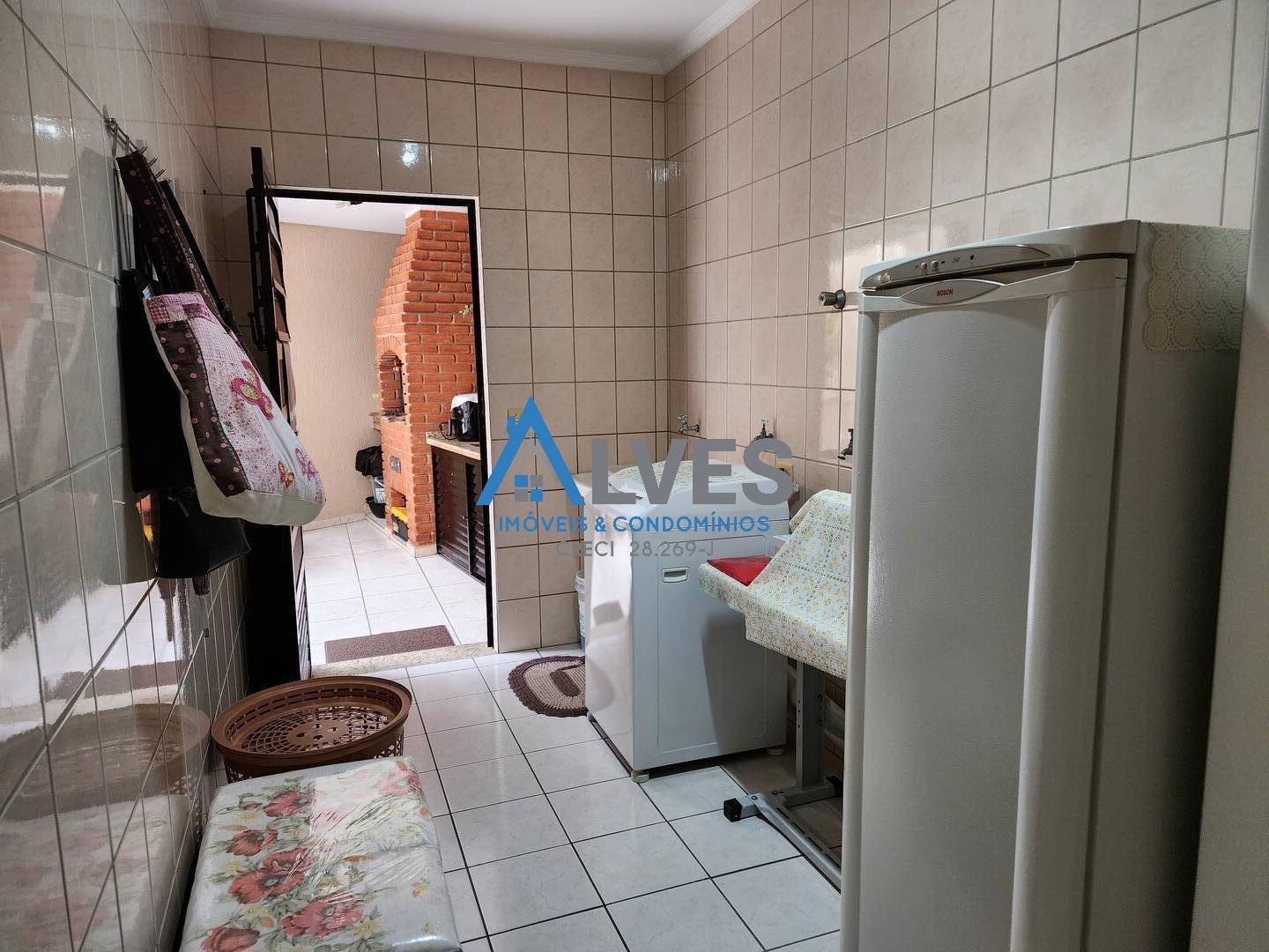 Casa à venda com 3 quartos, 202m² - Foto 15