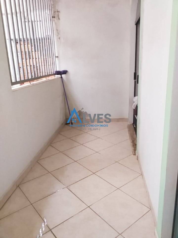 Casa à venda com 3 quartos, 297m² - Foto 4