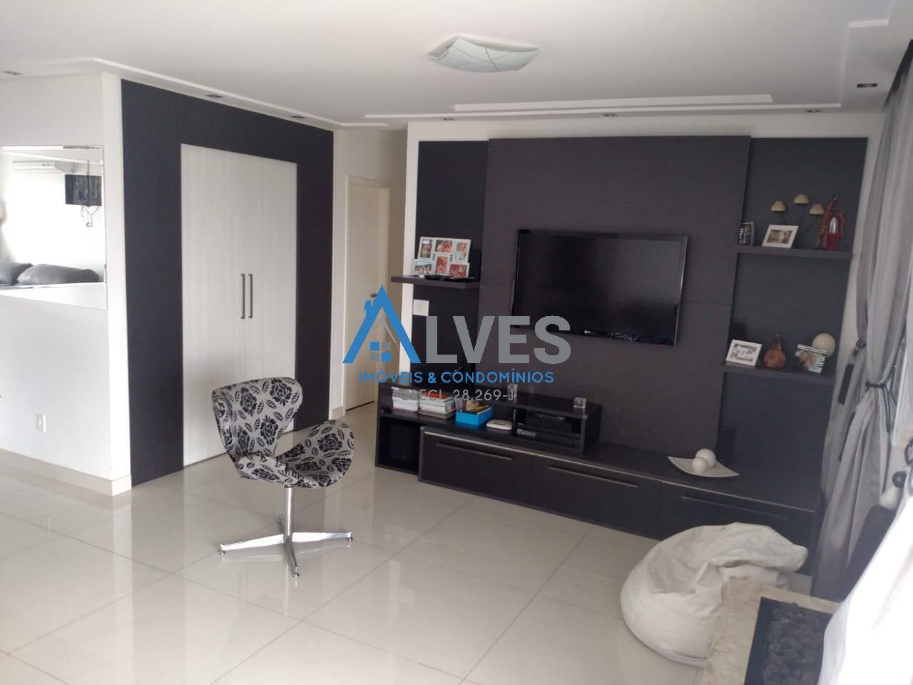 Apartamento à venda com 2 quartos, 84m² - Foto 3