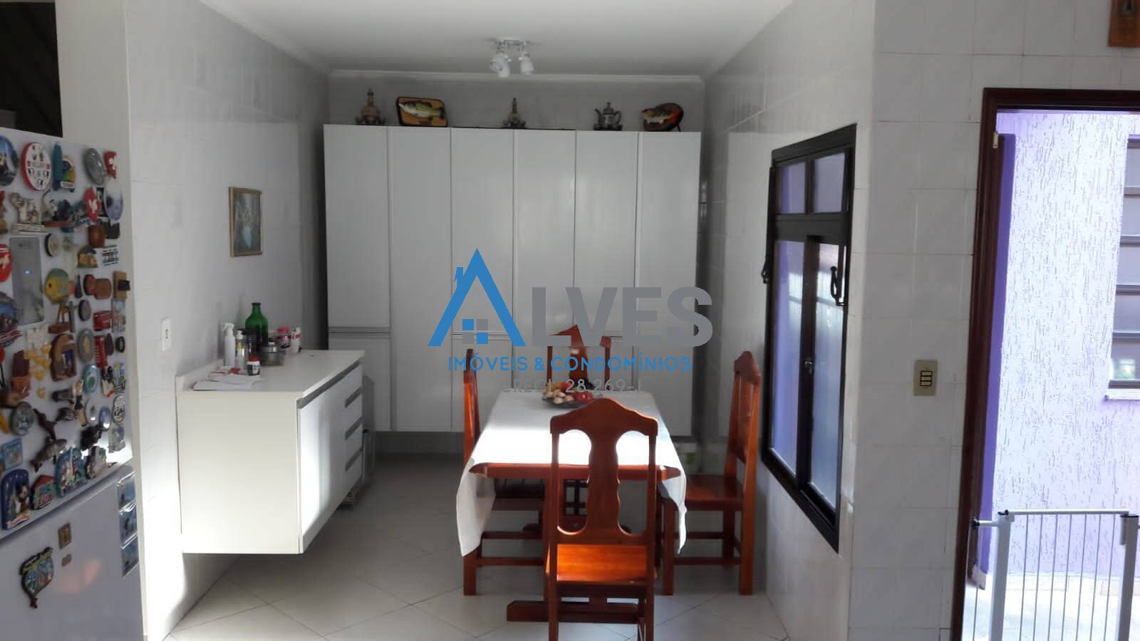 Casa à venda com 4 quartos, 267m² - Foto 12