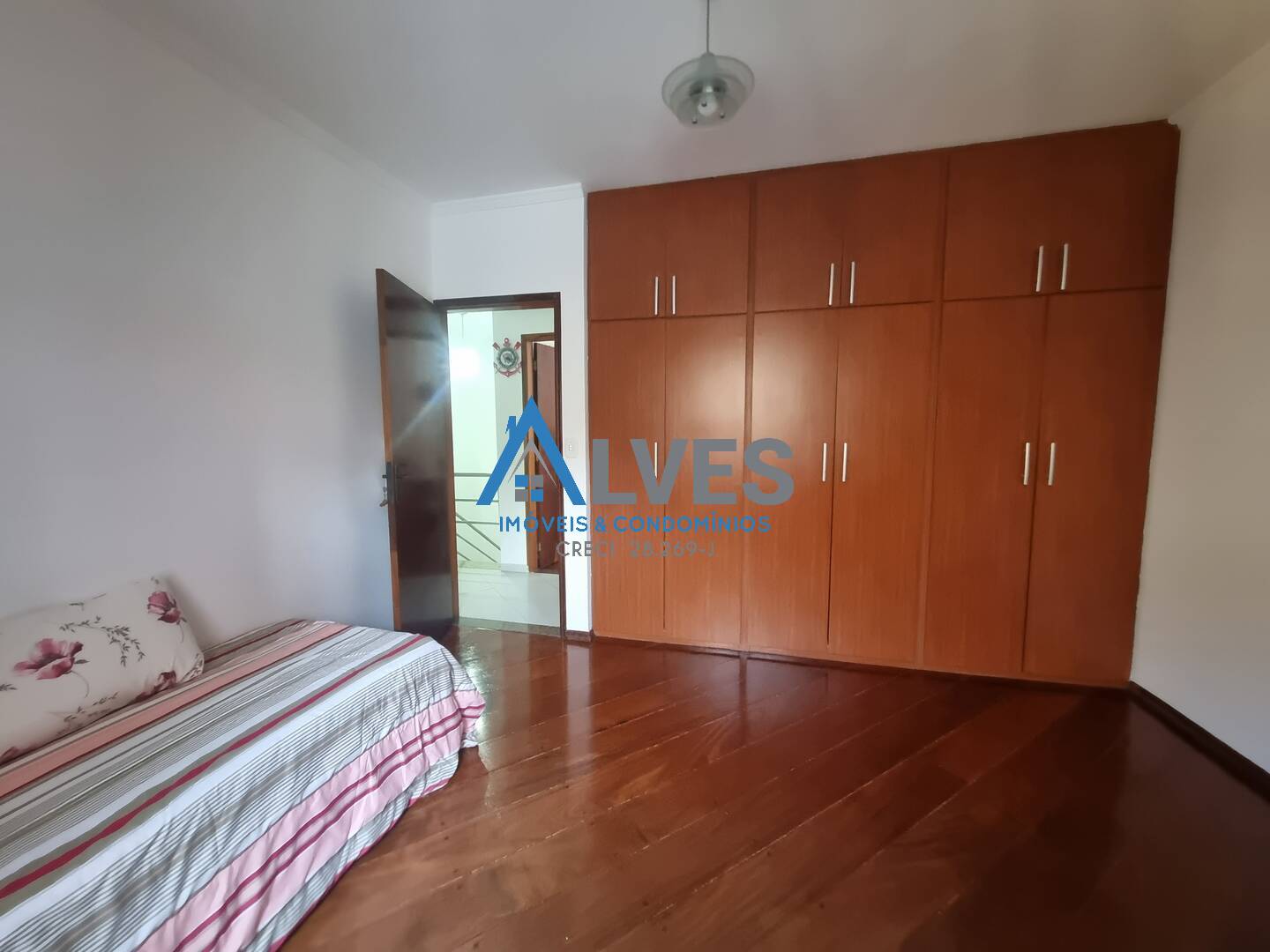 Casa à venda com 4 quartos, 267m² - Foto 27