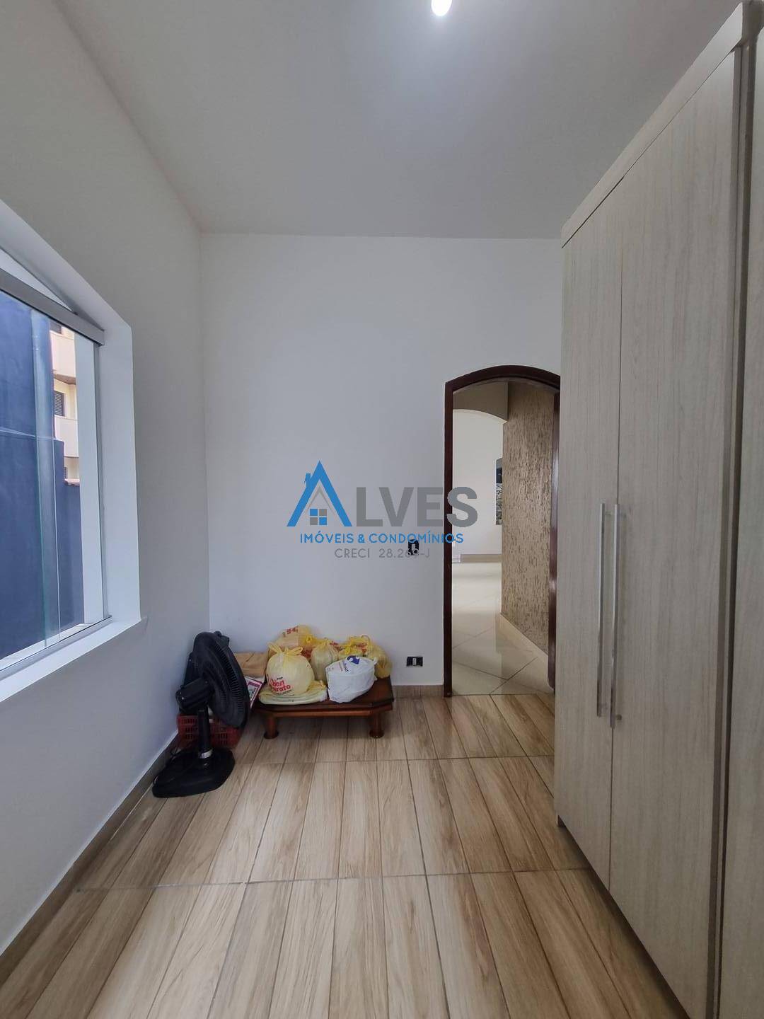 Casa à venda com 4 quartos, 215m² - Foto 17