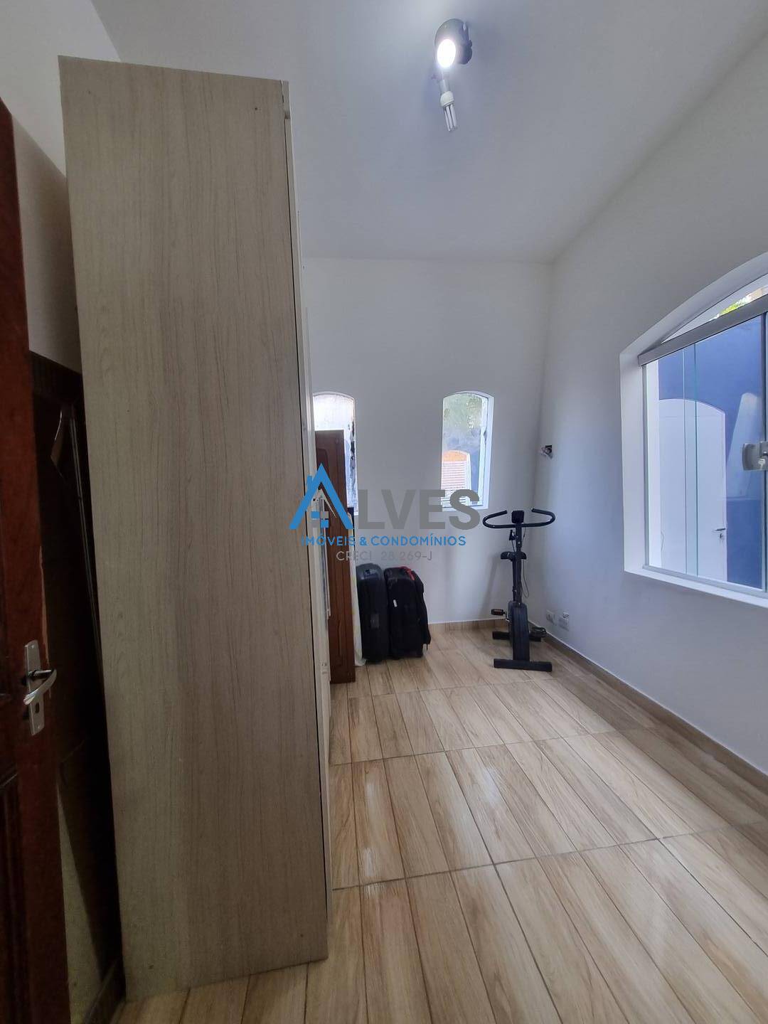 Casa à venda com 4 quartos, 215m² - Foto 16