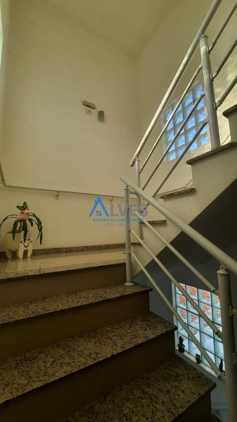 Apartamento à venda com 2 quartos, 98m² - Foto 3