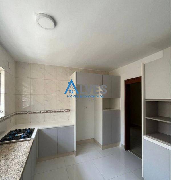 Casa à venda com 4 quartos, 190m² - Foto 5