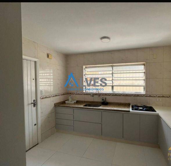 Casa à venda com 4 quartos, 190m² - Foto 12