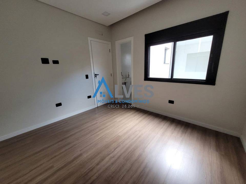 Casa à venda com 3 quartos, 170m² - Foto 4