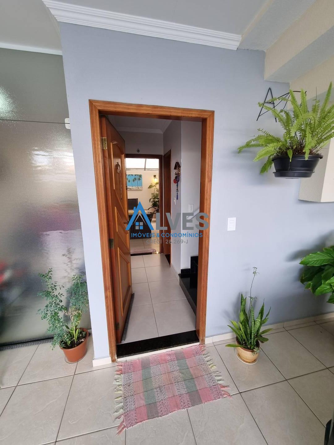 Casa à venda com 3 quartos, 178m² - Foto 5