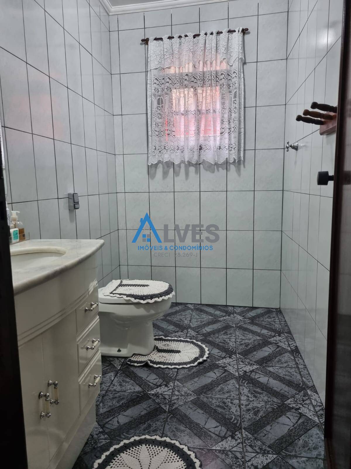 Casa à venda com 3 quartos, 206m² - Foto 11