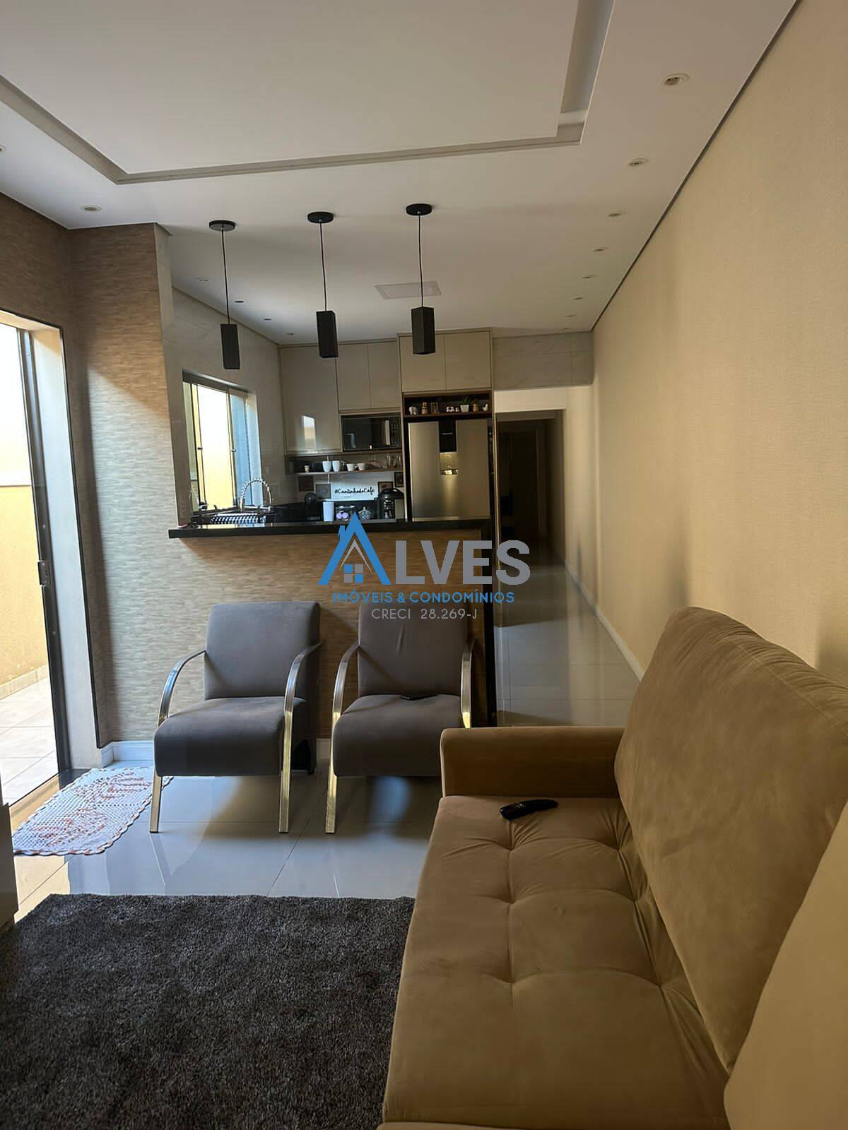 Casa à venda com 2 quartos, 180m² - Foto 2