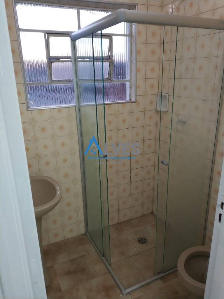 Casa à venda com 4 quartos, 200m² - Foto 3