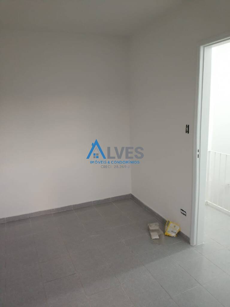 Casa à venda com 4 quartos, 200m² - Foto 8