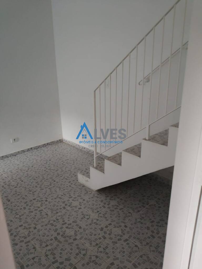 Casa à venda com 4 quartos, 200m² - Foto 18