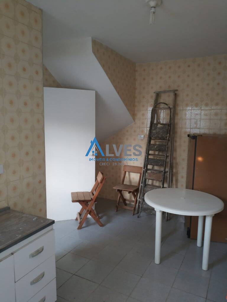 Casa à venda com 4 quartos, 200m² - Foto 16