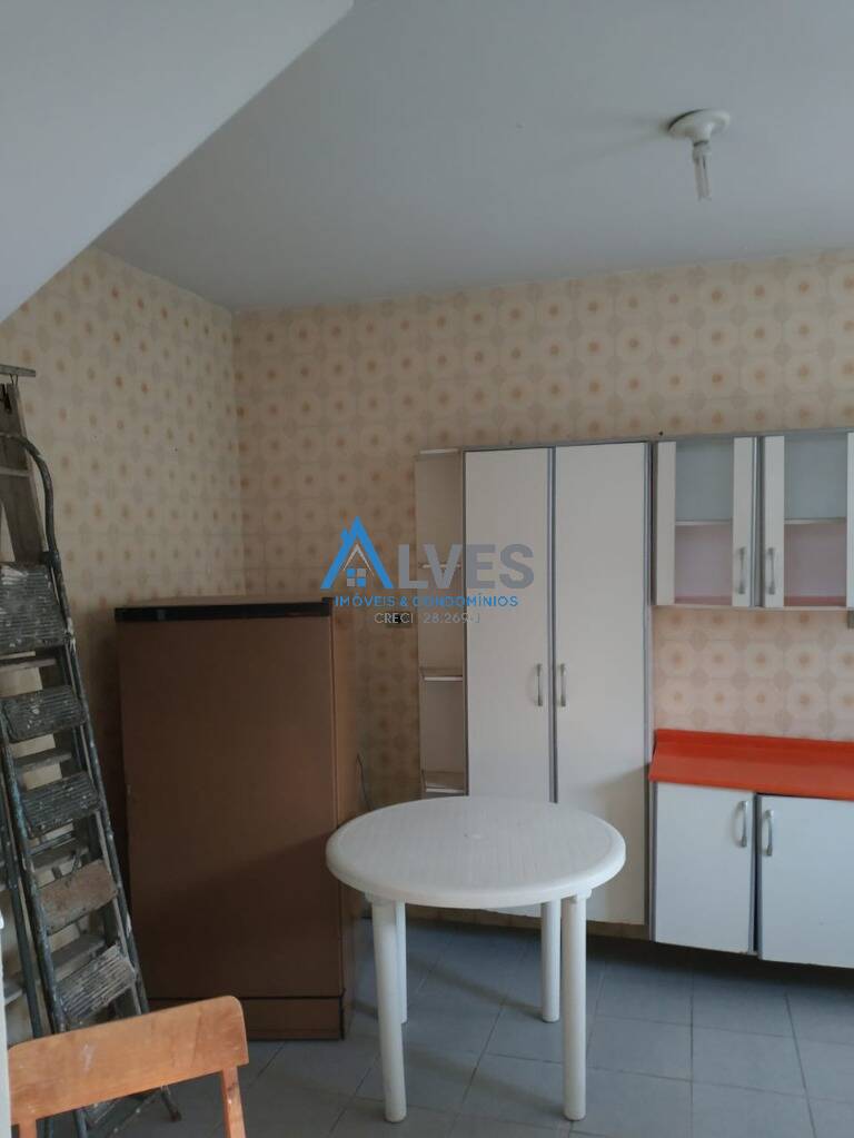 Casa à venda com 4 quartos, 200m² - Foto 17