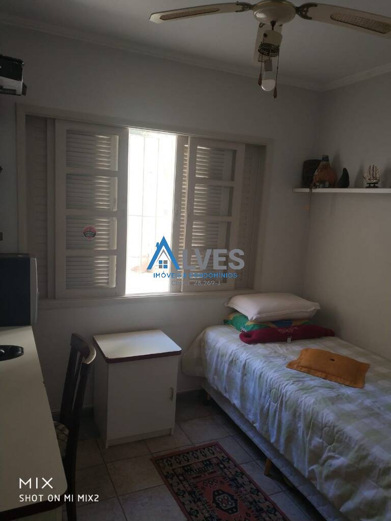 Casa à venda com 4 quartos, 200m² - Foto 27