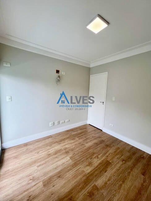 Apartamento à venda com 4 quartos, 156m² - Foto 8