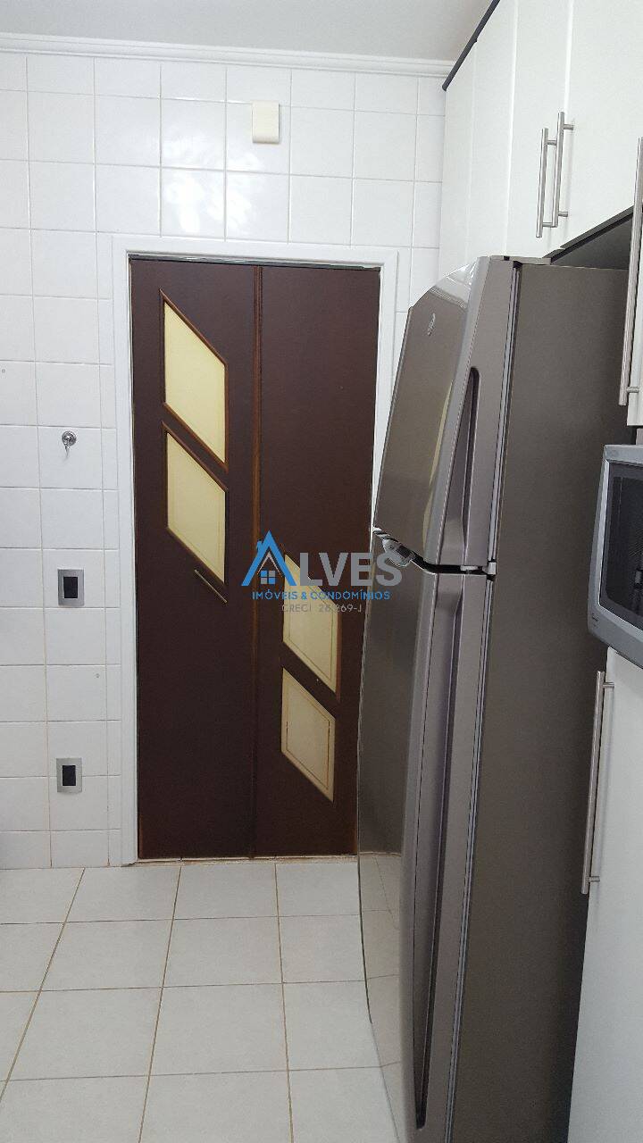 Apartamento para alugar com 3 quartos, 100m² - Foto 13