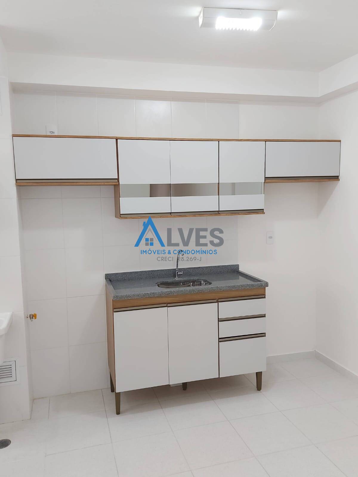 Apartamento à venda com 2 quartos, 43m² - Foto 3