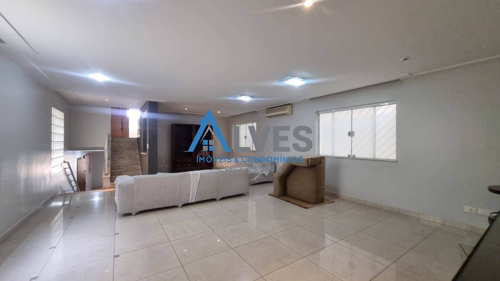 Casa para alugar com 4 quartos, 489m² - Foto 4