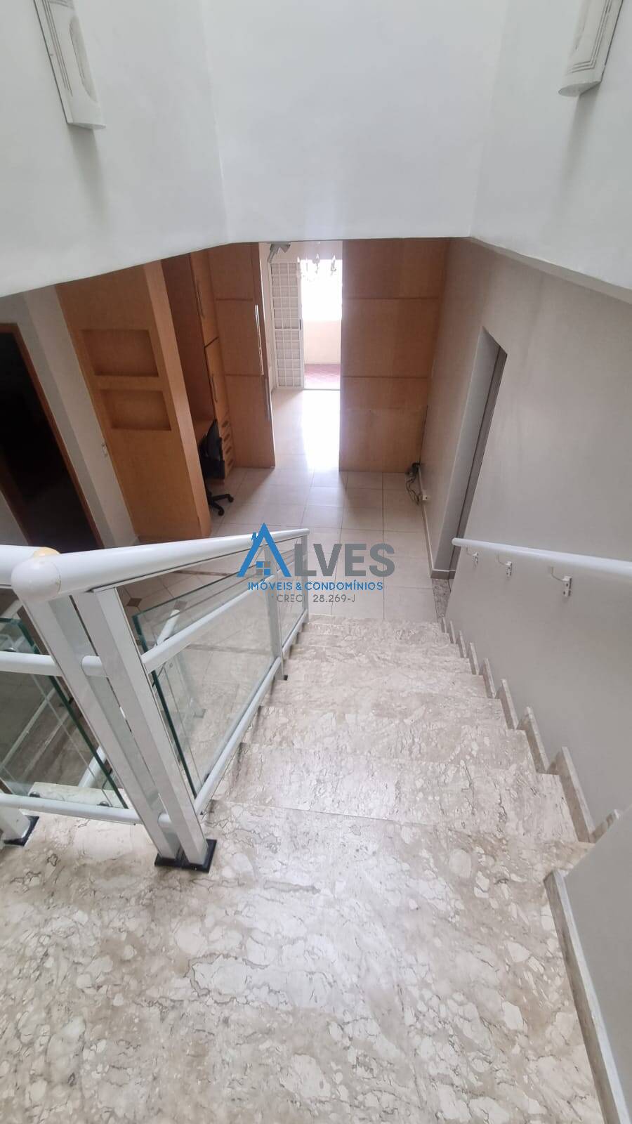 Casa para alugar com 4 quartos, 489m² - Foto 18