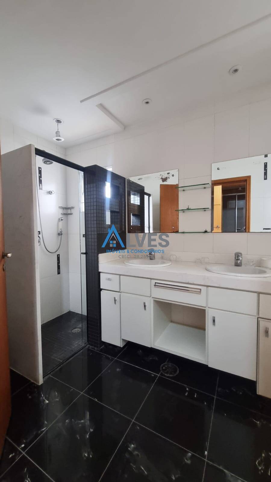 Casa para alugar com 4 quartos, 489m² - Foto 36