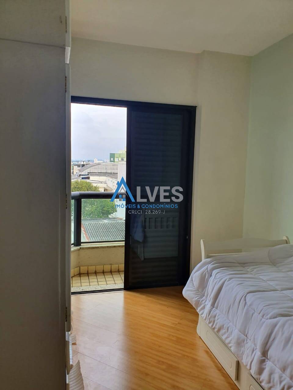 Apartamento à venda com 2 quartos, 60m² - Foto 13