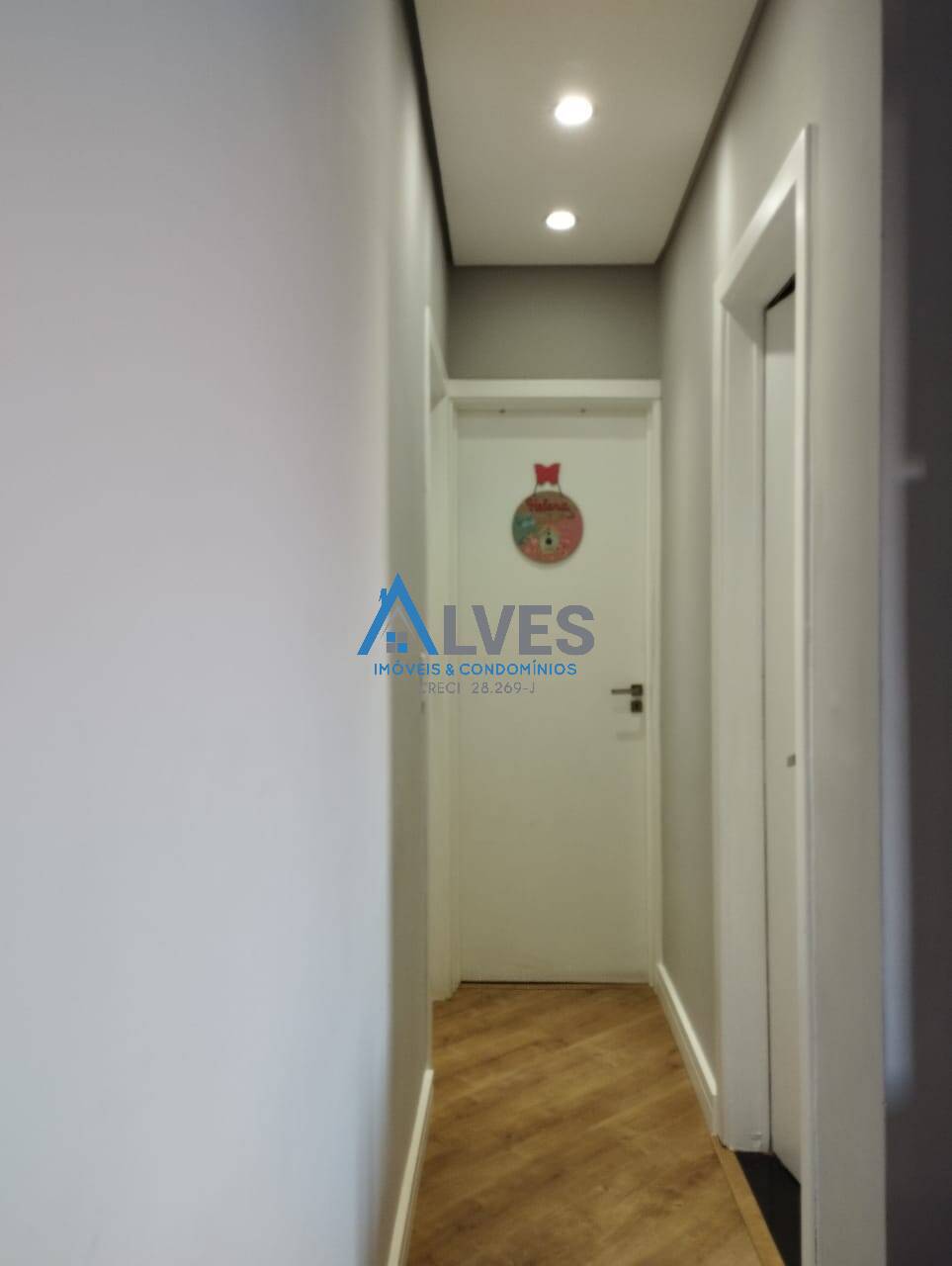 Apartamento à venda com 2 quartos, 67m² - Foto 4