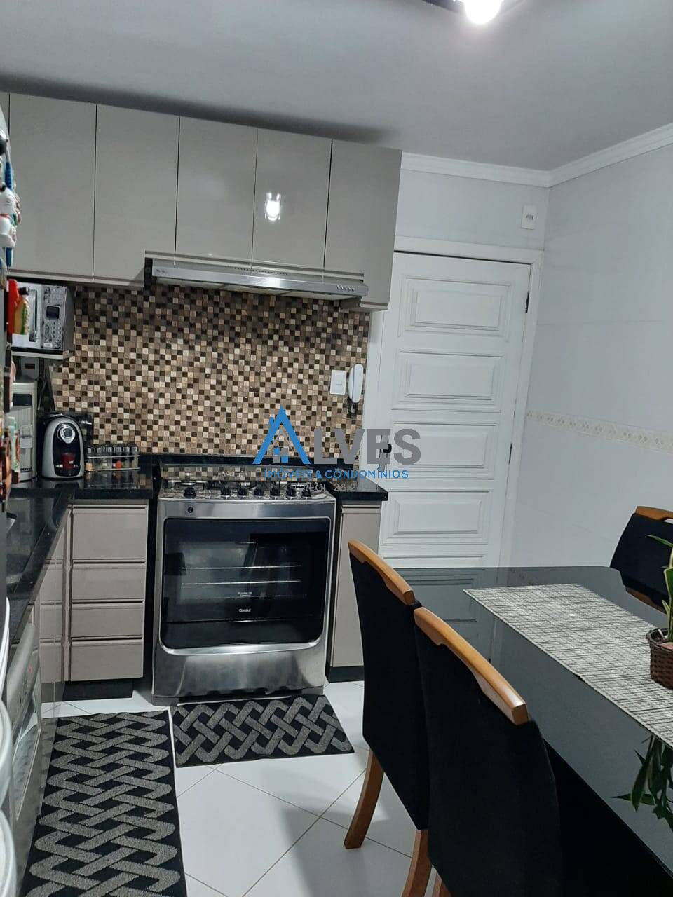 Apartamento à venda com 3 quartos, 142m² - Foto 1