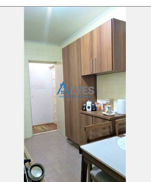 Apartamento à venda com 2 quartos, 70m² - Foto 2