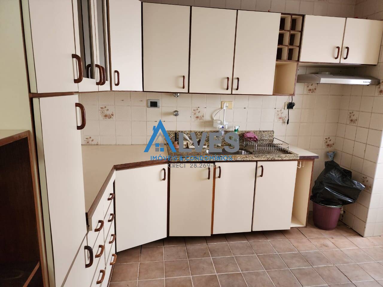 Apartamento à venda com 2 quartos, 70m² - Foto 10