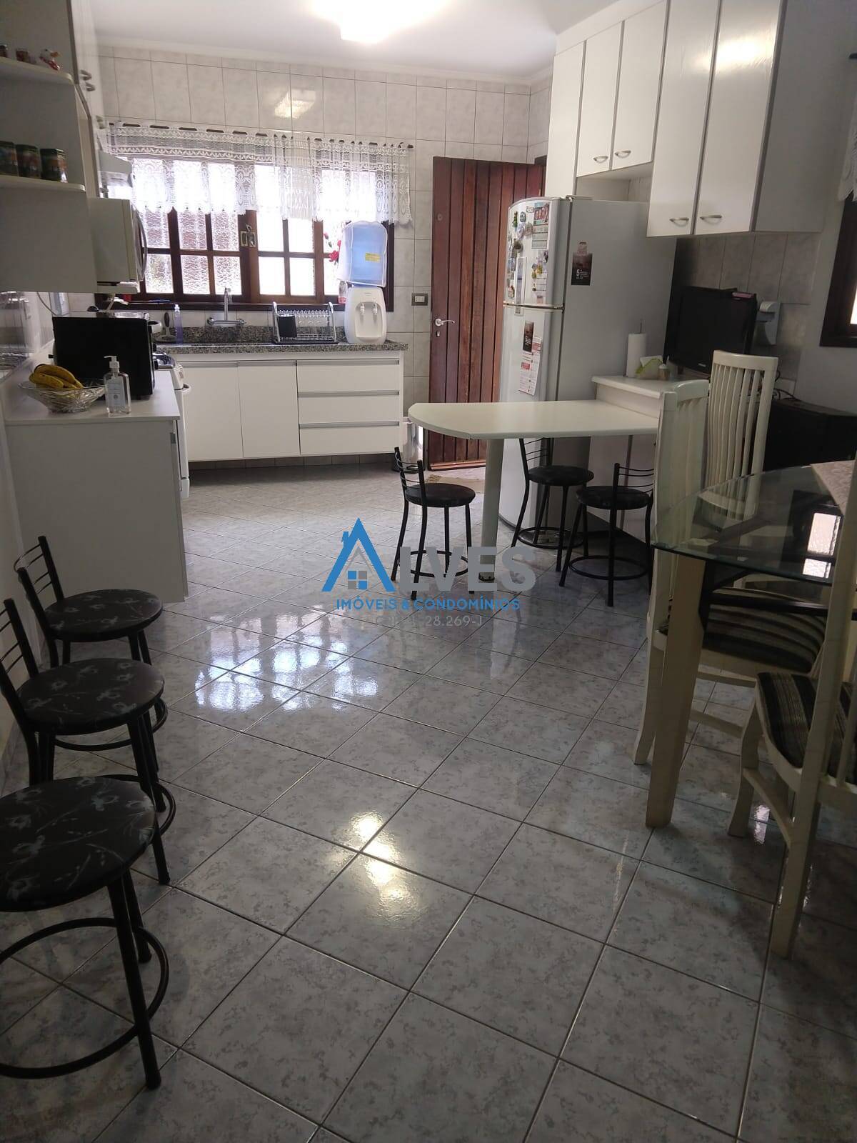 Apartamento à venda com 3 quartos, 198m² - Foto 12