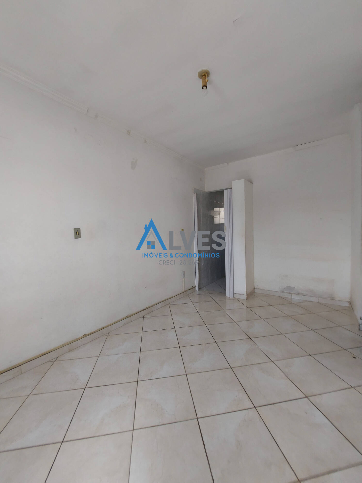 Apartamento à venda com 2 quartos, 64m² - Foto 4