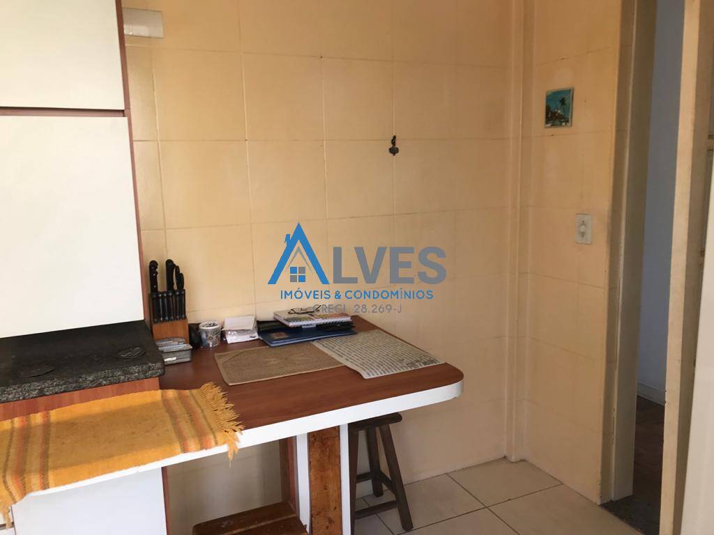 Apartamento à venda com 2 quartos, 67m² - Foto 2