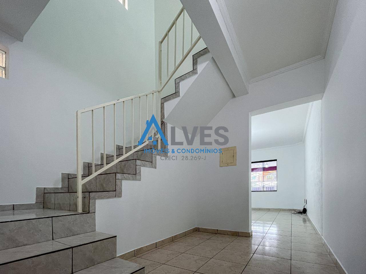 Casa à venda com 3 quartos, 193m² - Foto 9