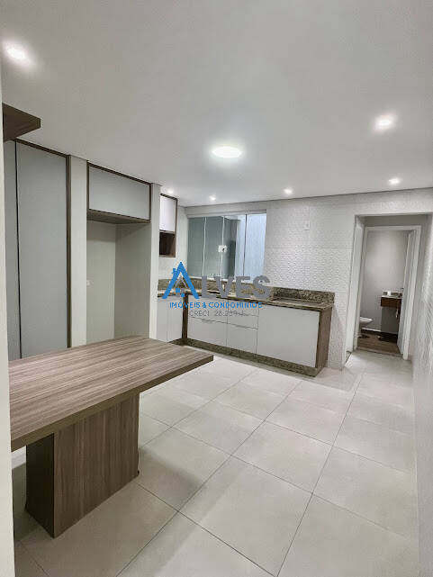 Sobrado à venda com 3 quartos, 160m² - Foto 1