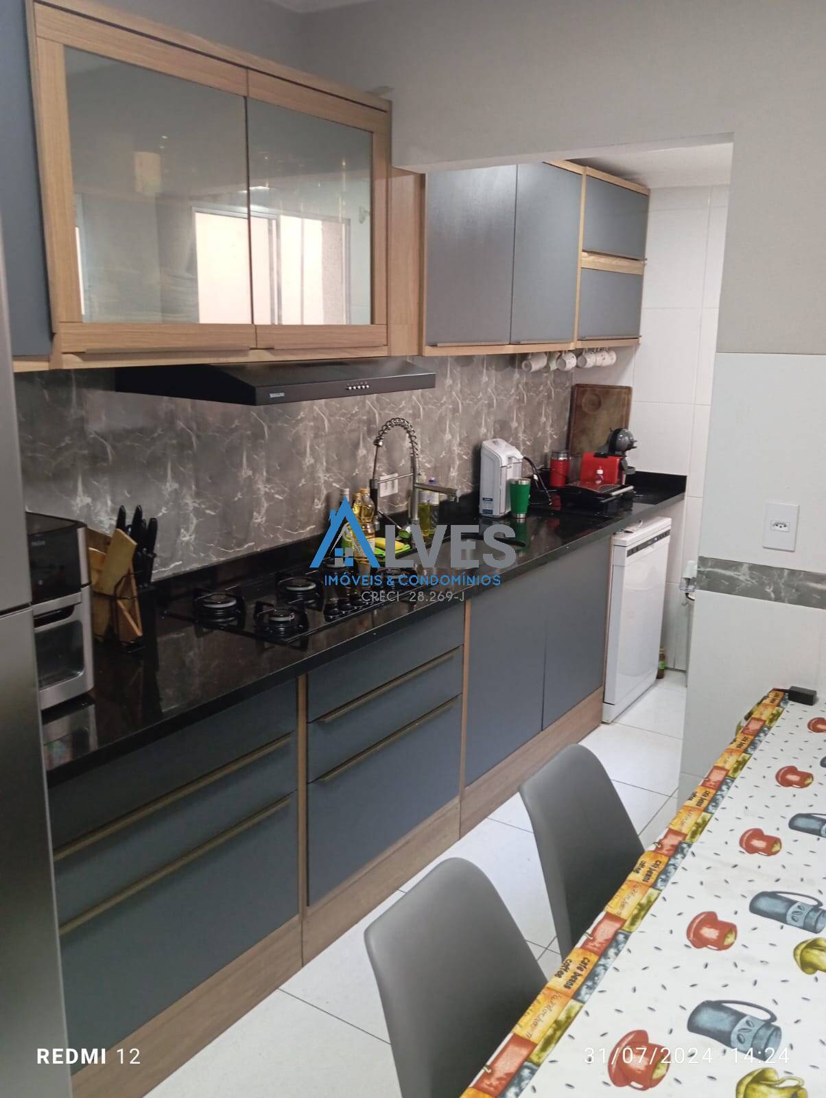 Apartamento à venda com 3 quartos, 75m² - Foto 1