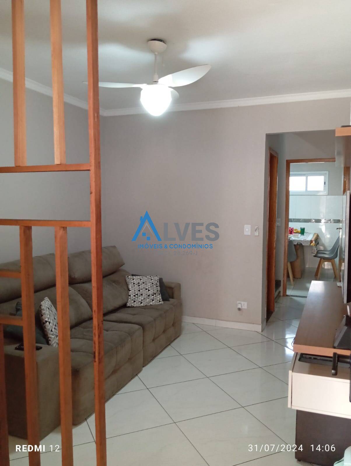 Apartamento à venda com 3 quartos, 75m² - Foto 2