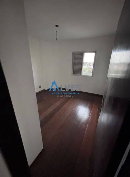 Apartamento à venda com 2 quartos, 76m² - Foto 4