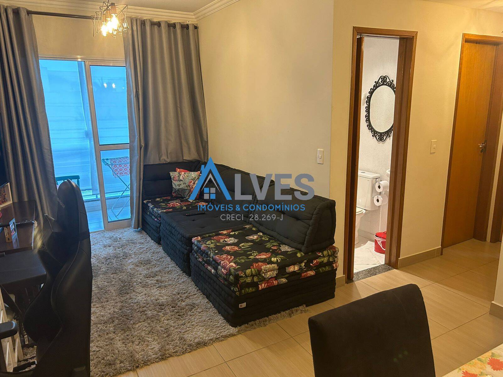 Apartamento à venda com 2 quartos, 67m² - Foto 2